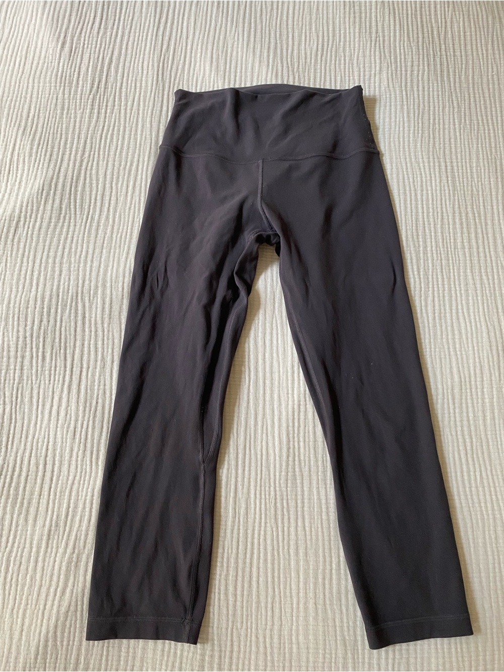 lululemon Dark Brown High-Rise Align Leggings in Size 6. Some piling.